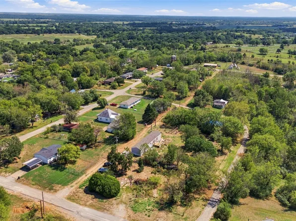 201 Delaware Ave, Ramona, OK 74061