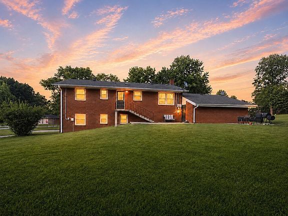 3rd image of 85 Cherry Ln