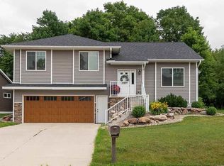 304 Tanager Rd, Mankato, MN 56001