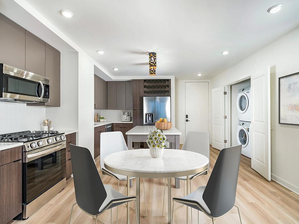 Cook and entertain in style at Modera Parkside! Our gourmet kitchens feature elegant quartz countertops, upgraded fixtures, and custom cabinetry with soft-close doors, providing the perfect blend of luxury and functionality in the heart of Midtown Atlanta