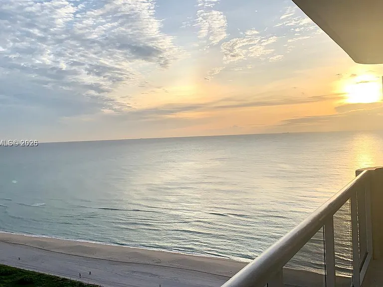 5757 Collins Ave #2207 — Photo 3