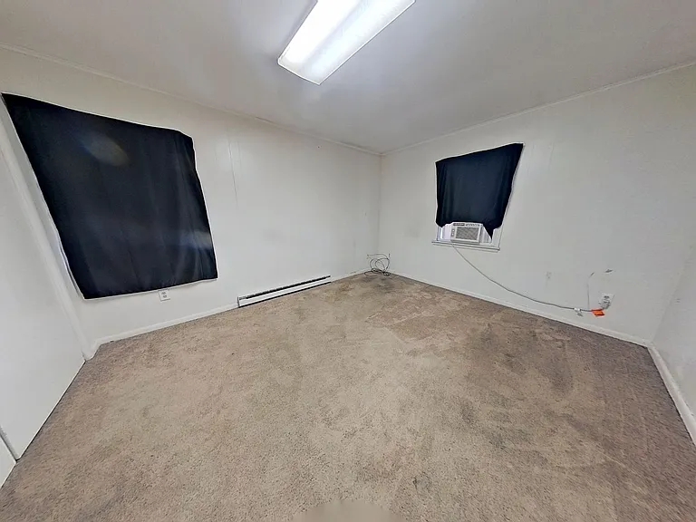 463 E Market Ave — Photo 6