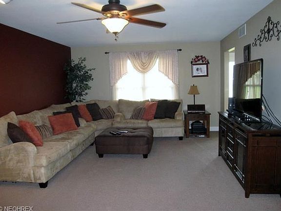 3rd image of 10575 Carrousel Woods Dr