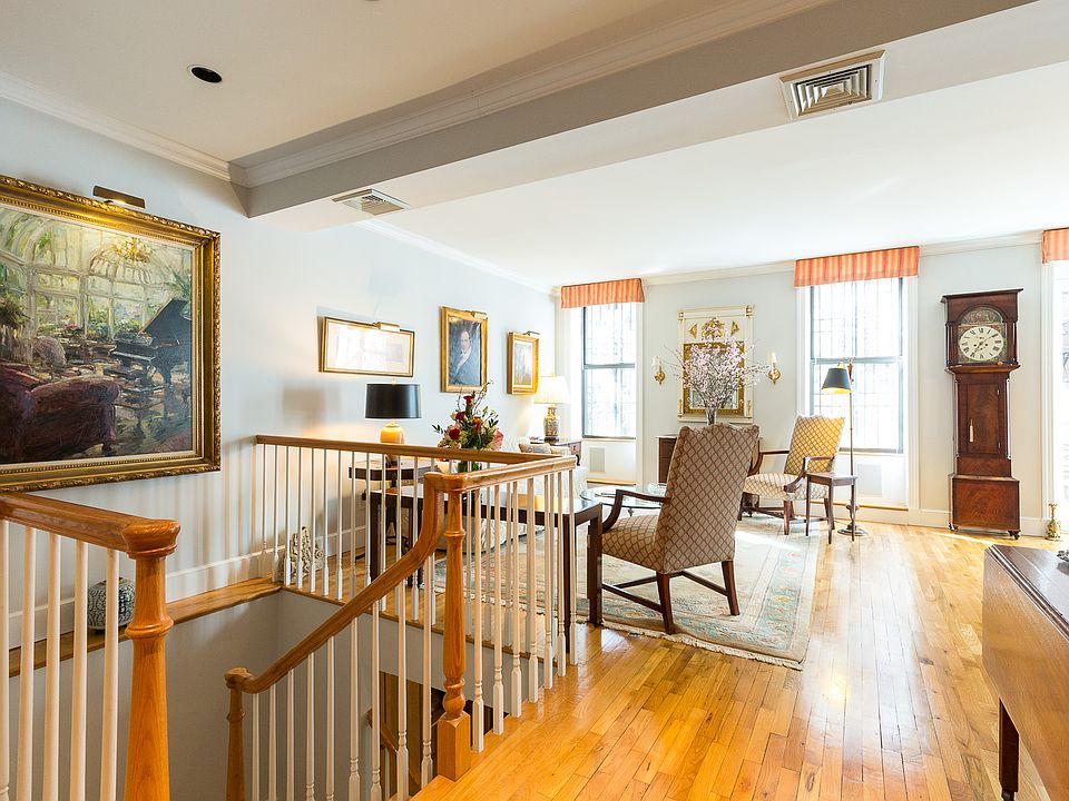 1st image of 446 W 47th St APT 1D