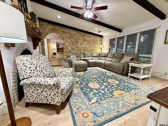 3rd image of 4524 Leisure Ln