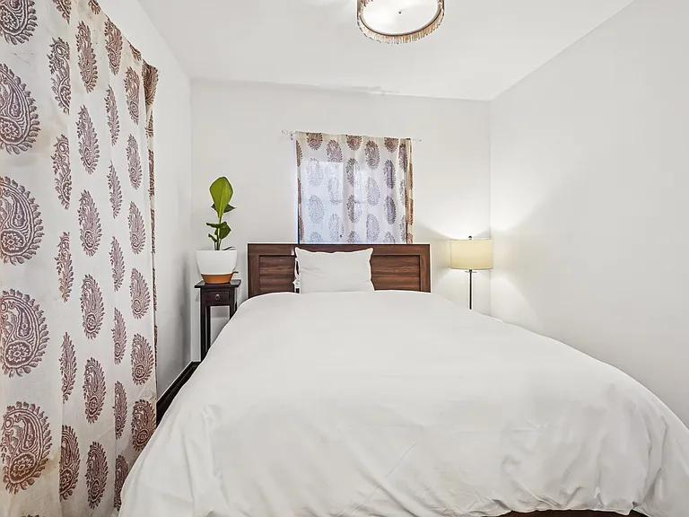 8718 Crescent Dr — Photo 12