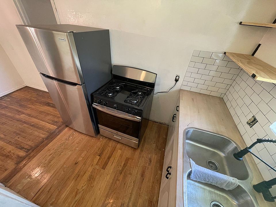 1st image of 1713 NE 25th St