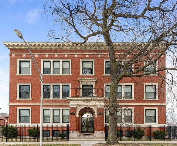 1st image of 3735 S Lake Park Ave APT 2S