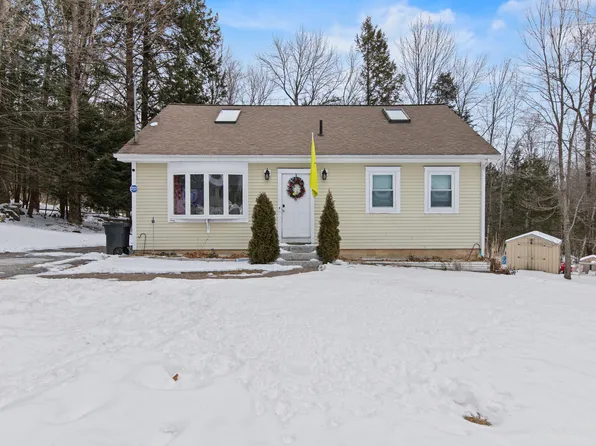 15 June Avenue, Lewiston, ME 04240
