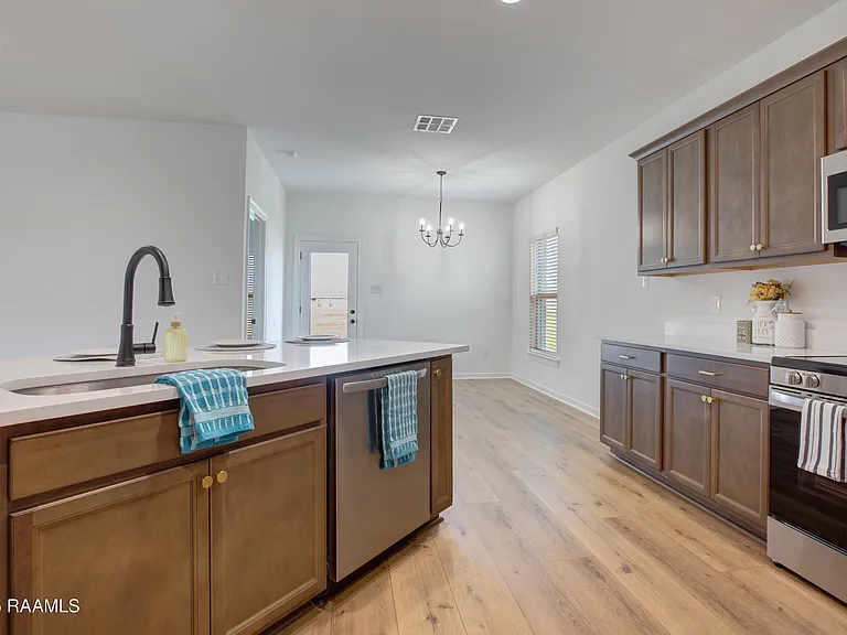 209 Tatum Ln — Photo 12