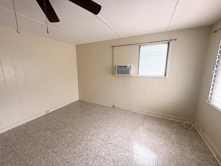 166 Lakeview Cir #D — Photo 2