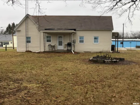 301 Noble St, Woodson, IL 62695