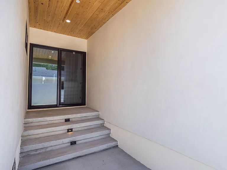 17905 Bullock St — Photo 32