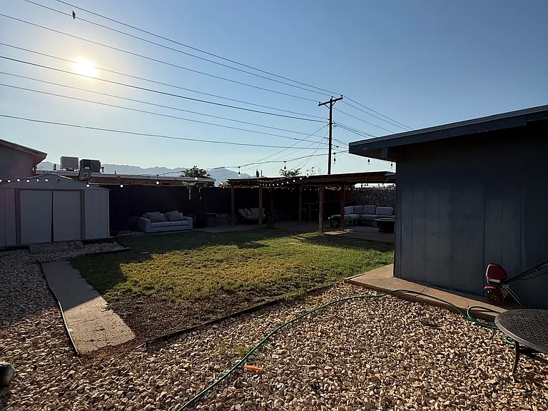 10443 Kendall St — Photo 46