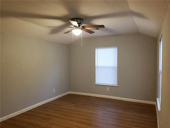 4th image of 421 S Judkins St