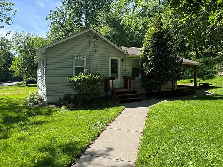 1670 Bennetts Run Rd — Photo 1