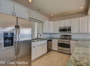 1651 W Beach Rd, Oak Harbor, WA 98277