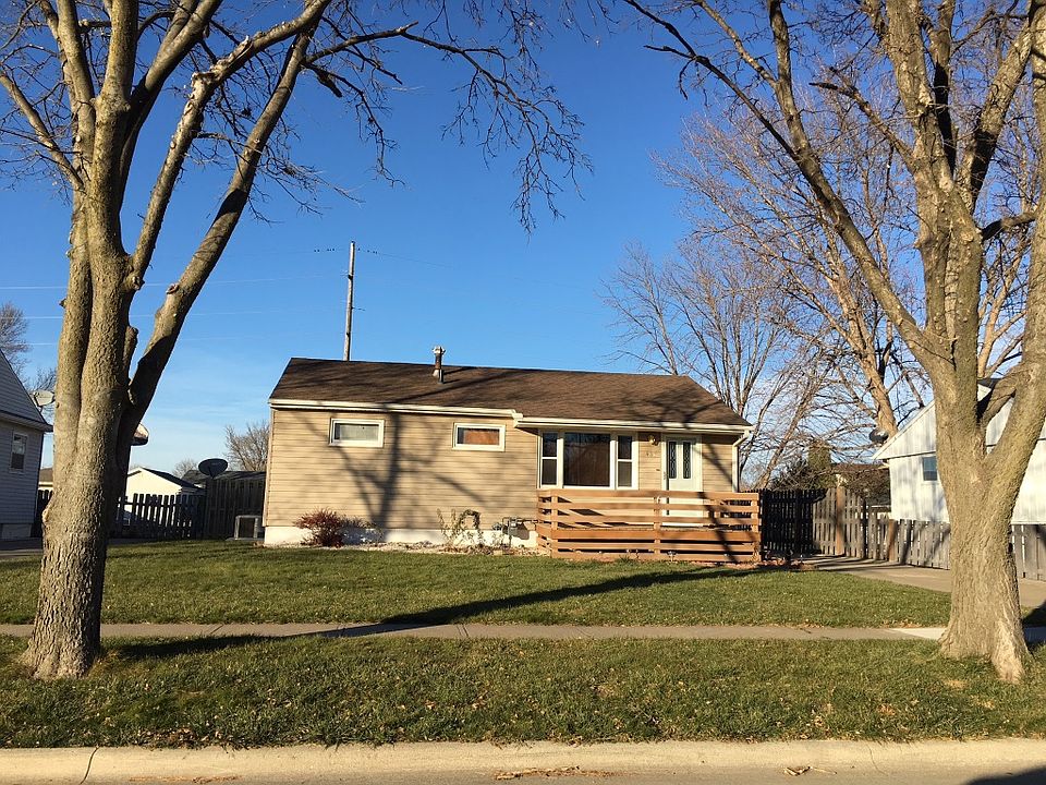 1st image of 437 E 30th St