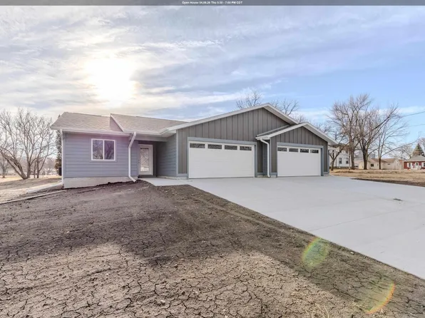 306 W 1st St Unit A, Lake Park, IA 51347