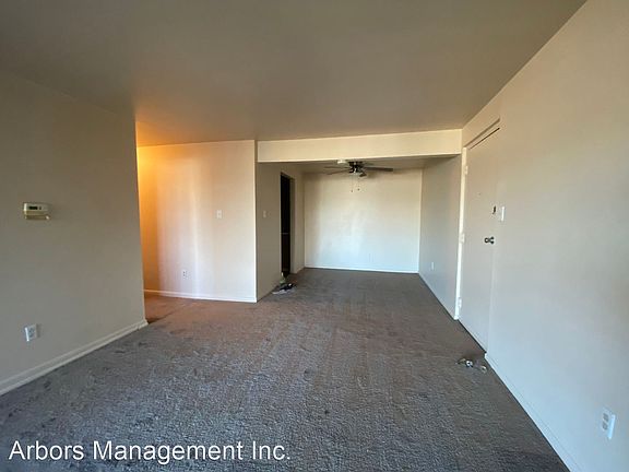 2nd image of 505 Olympia Park Plz APT A