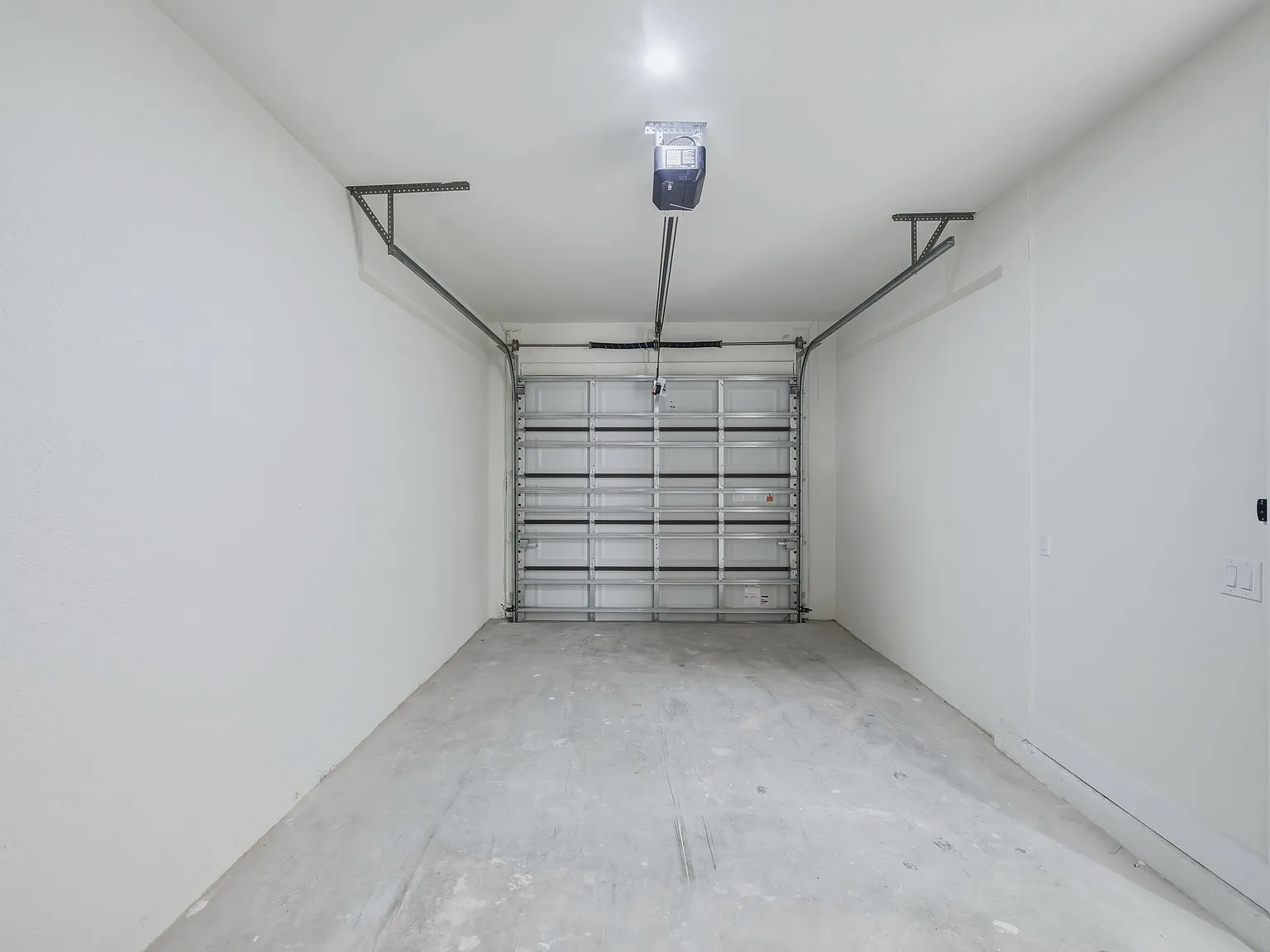 3 bed, 2.0 bath, $1,675 — Photo 4