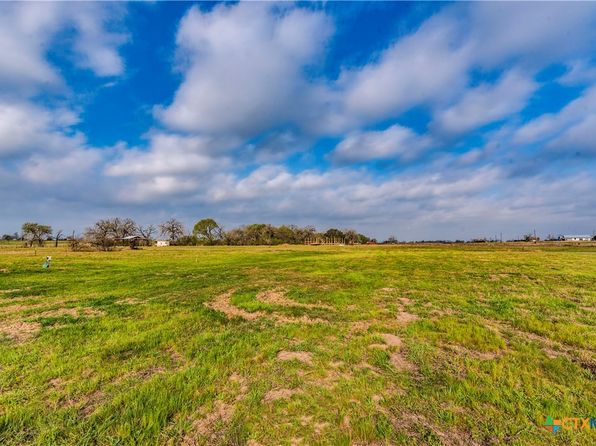 4502 Woodrow Center Rd, Kingsbury, TX 78638