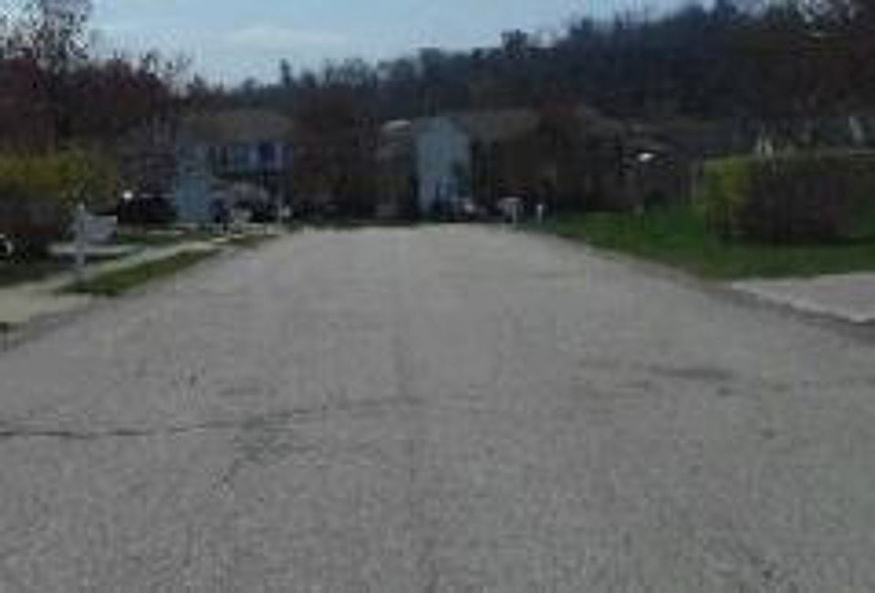 Exterior Neighborhood (street photo)
