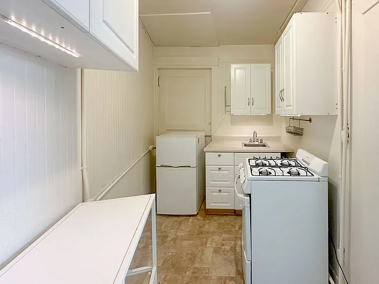 2708 NE Sandy Blvd #2 — Photo 7