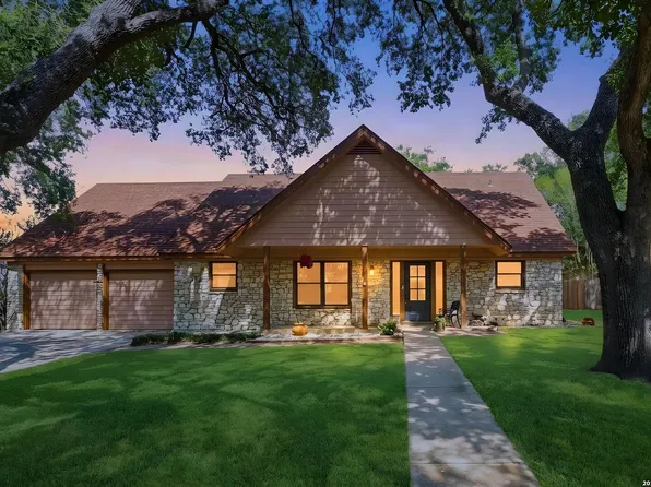 117 W HAMPTON DR, Seguin, TX 78155