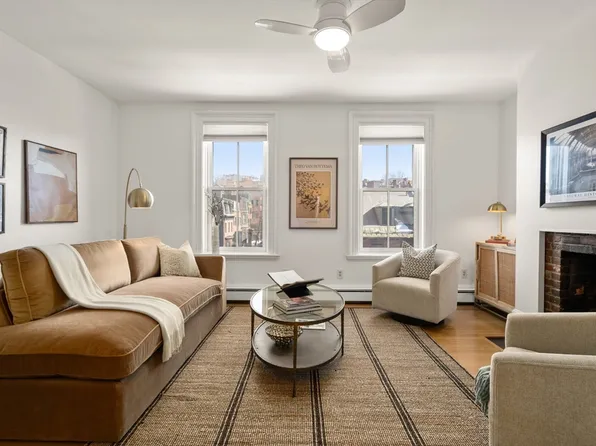 102 Charles St #3C, Boston, MA 02114