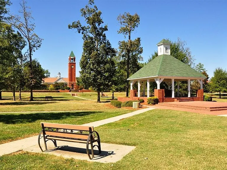 Lake Park - amenities