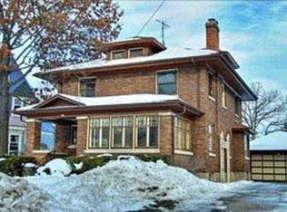 225 Vincent Pl, Elgin, IL 60123