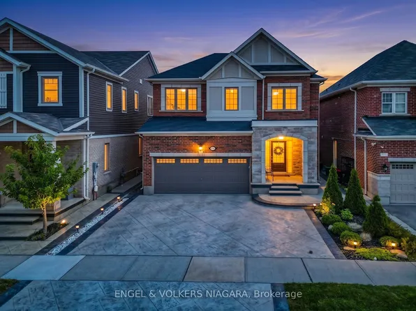 1221 Rose Way S, Milton, ON L9E 1L9