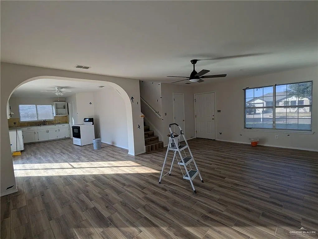 3 bed, 2.5 bath, 1868 sqft, $1,700 — Photo 3