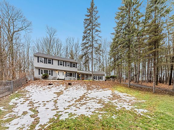 2nd image of 37 Deer Cliff Road