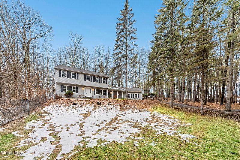 2nd image of 37 Deer Cliff Road