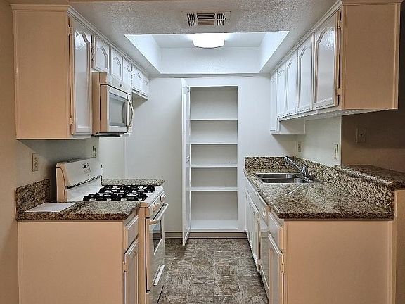Kitchen, Option 1