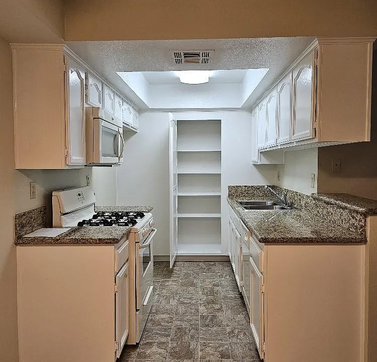 Kitchen, Option 1