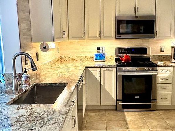 38 Village Rd APT 515