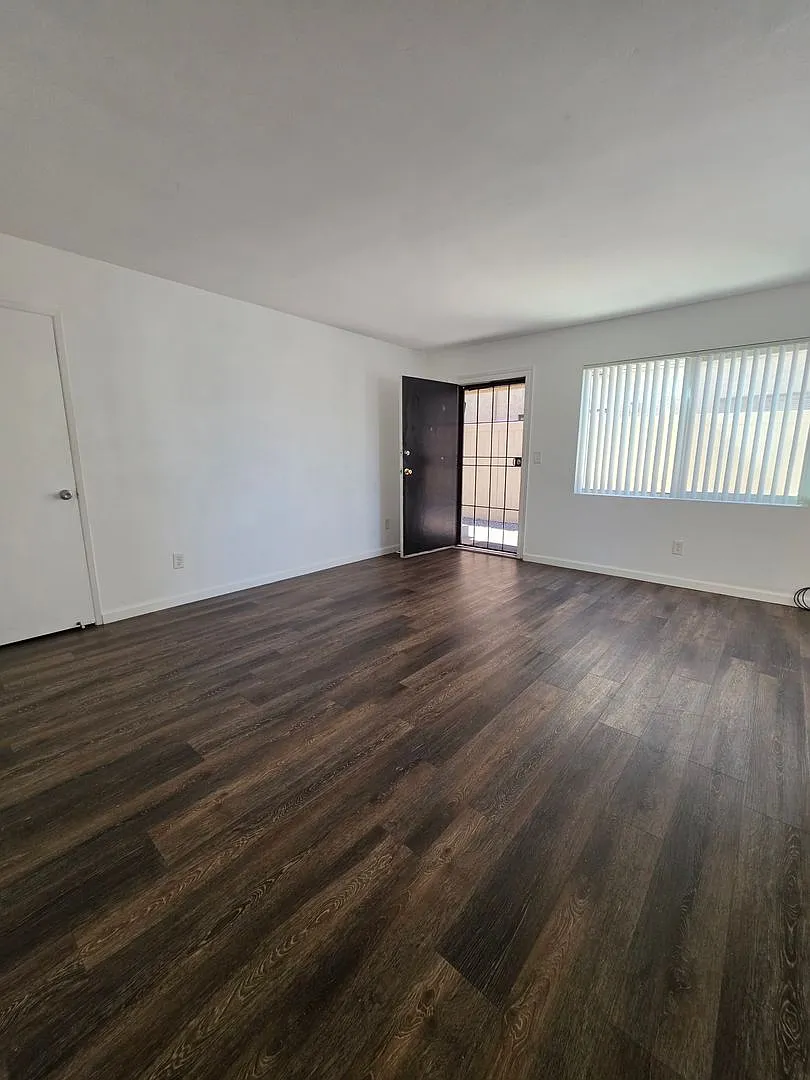 2700 - SMC 70th St. LLC — Photo 2
