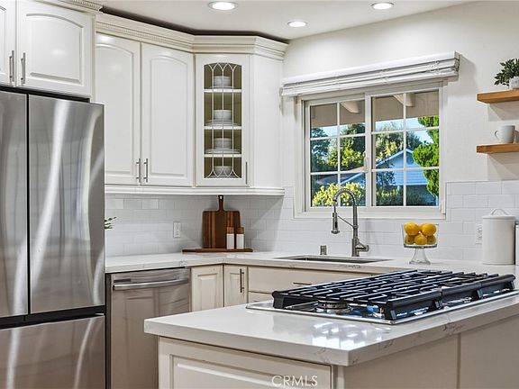 5th image of 20358 Strathern St