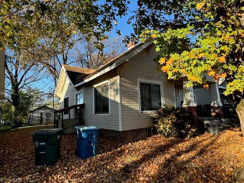 2nd image of 1212 Bell St