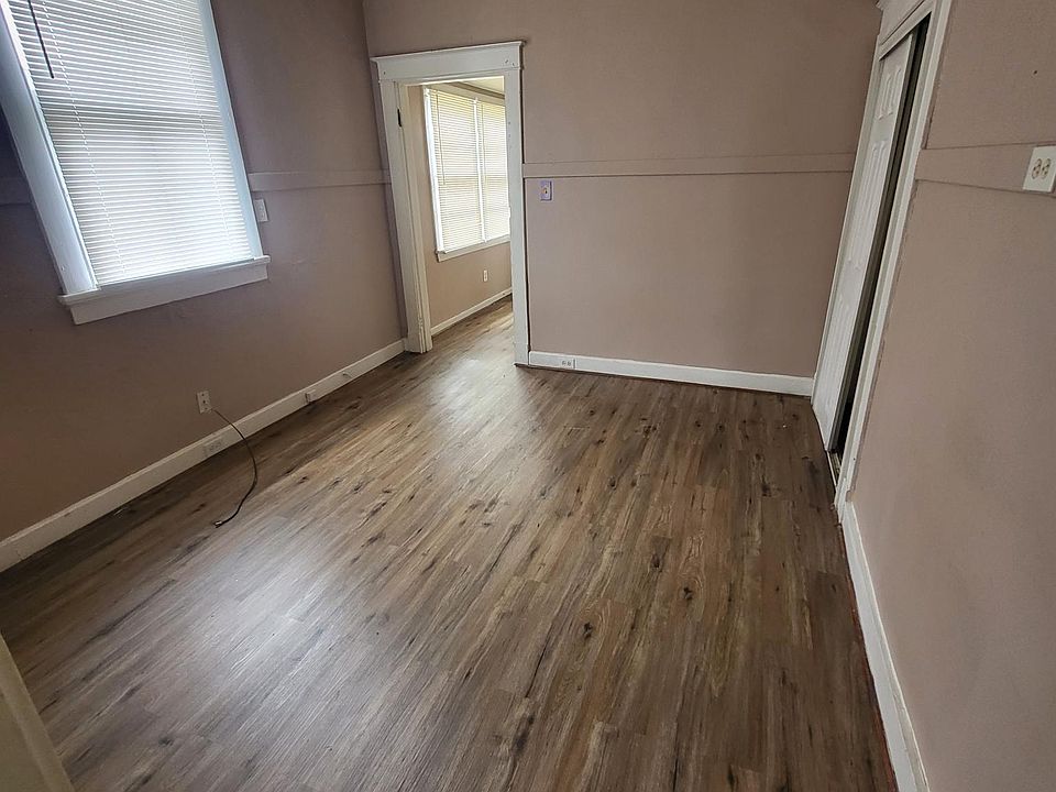 1st image of 2216 Onzaga St