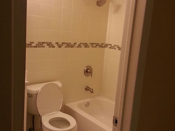 3rd image of 20 Myrna Ln