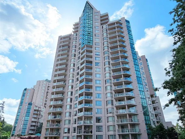 1199 Eastwood St #806, Coquitlam, BC V3B 7W7