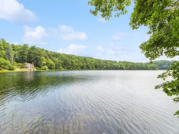16 Burgess Rd, Plymouth, MA 02360