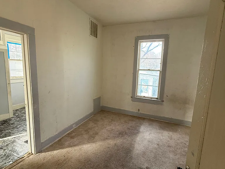 968 W View St — Photo 16