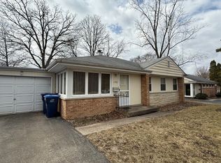 1987 Dundee Rd, Northbrook, IL 60062