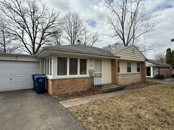 1987 Dundee Rd, Northbrook, IL 60062