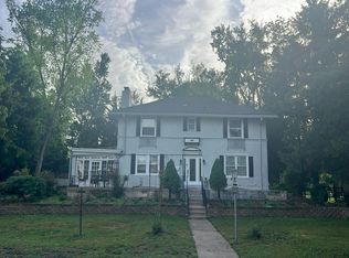 7 Armour Rd, Hatboro, PA 19040